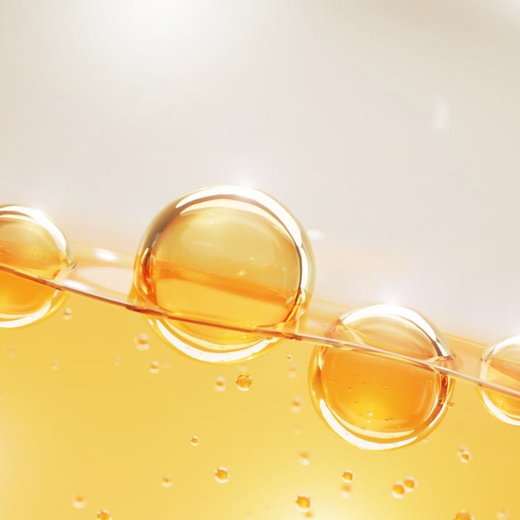 Can You Use Niacinamide and Vitamin C Together? | Llusso